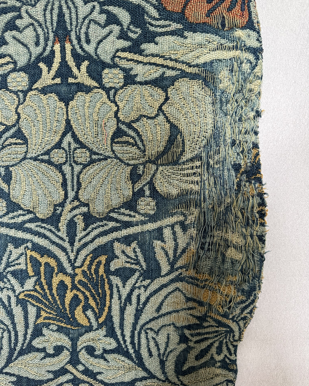 Morris <em>Tulip & Rose</em> D
