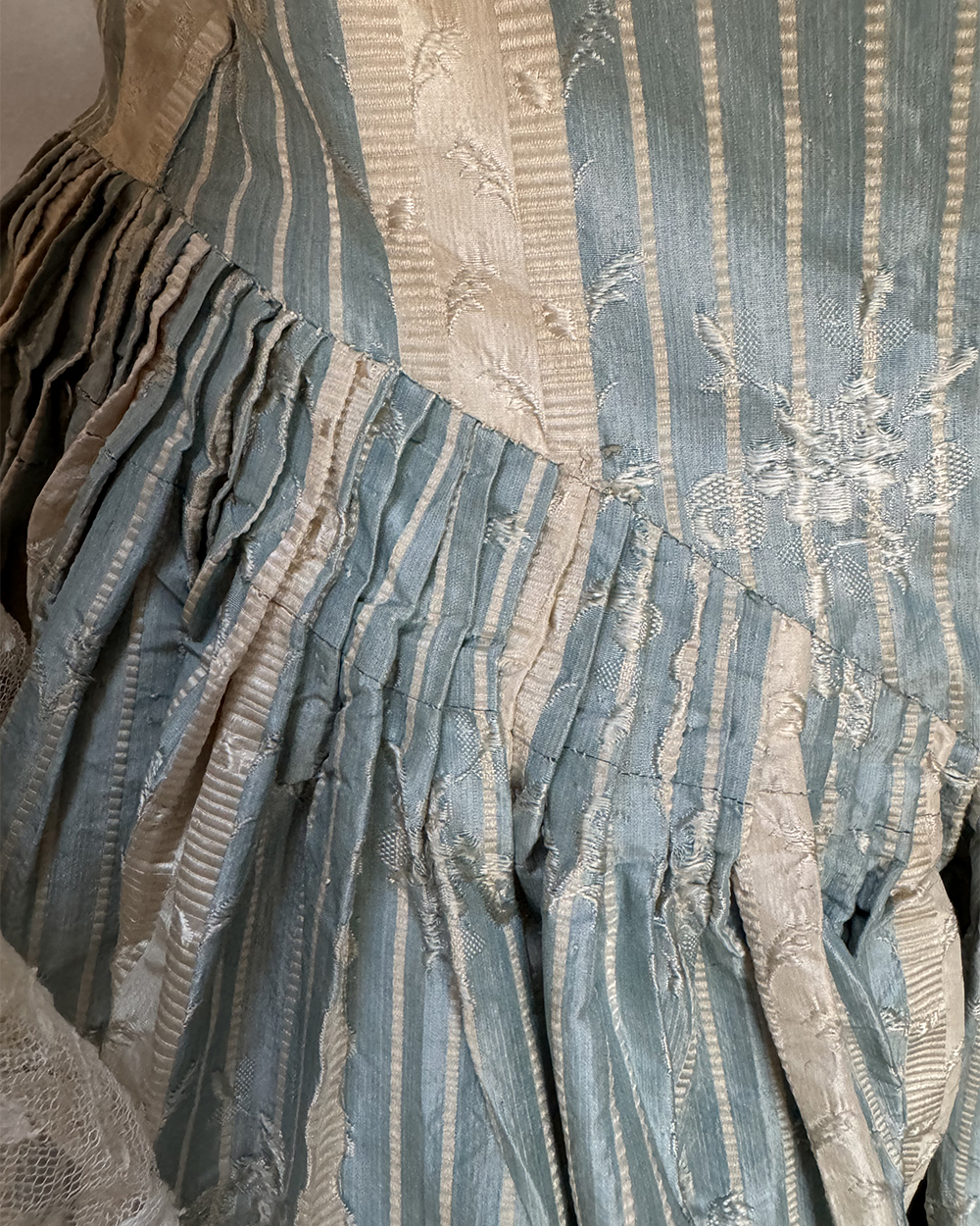 English Open Robe