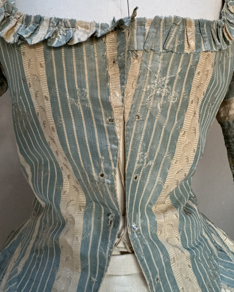 English Open Robe