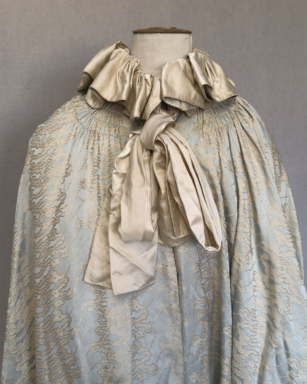 Liberty Opera Cape