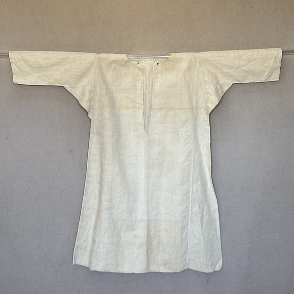 Women's Linen Chemise Late 18th century