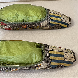Embroidered Women's Slippers